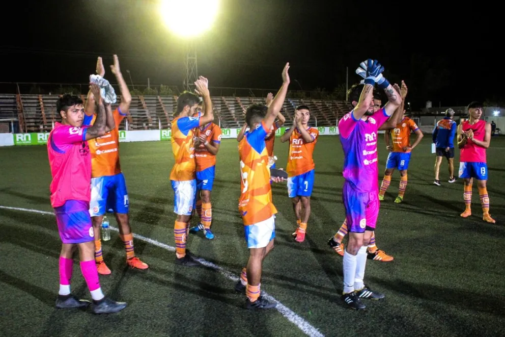 Por penales Deportivo Roca cayó ante Pillmatún y Fabián Pacheco cerró su ciclo