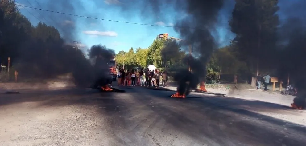 AHORA: A 48 horas de su desaparición, familiares y amigos de Marlene cortan la Ruta 22