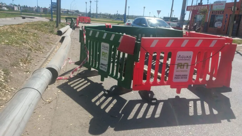 Precaución al circular por Rochdale y Jujuy: ¡Se hundió el asfalto!