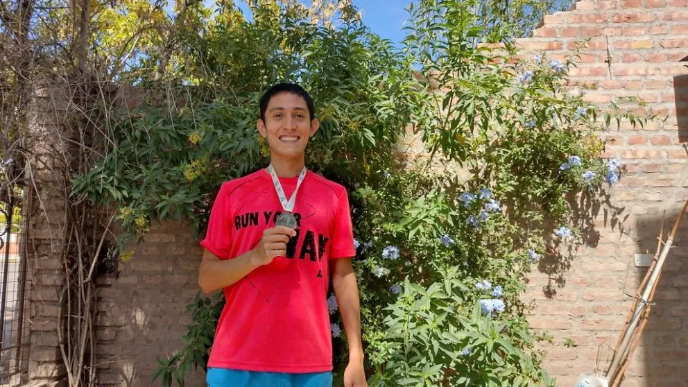 El rionegrino Antonio Ruiz, oro en los 3.000 metros con vallas