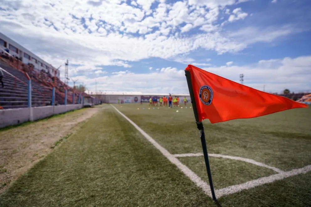 ¡Esta es tu oportunidad! El Deportivo Roca hará una prueba libre de jugadores