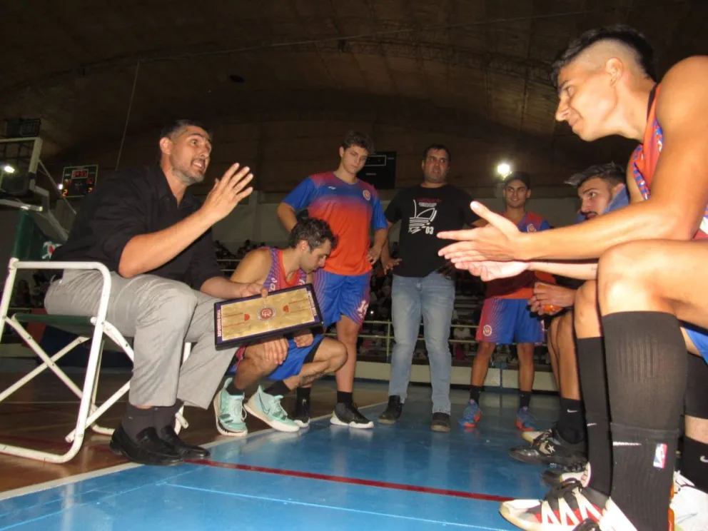 Deportivo recibe esta noche el Gimena Padín a Zorros de San Martín de los Andes
