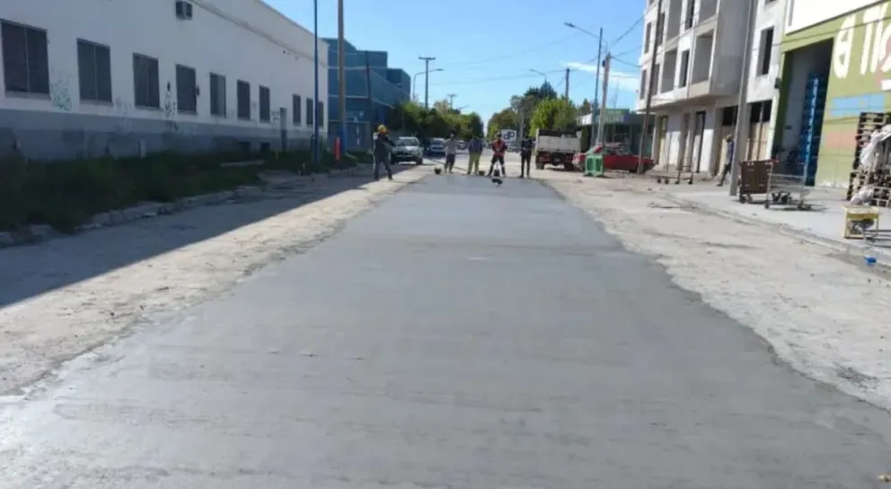 Buenas noticias: Aguas Rionegrinas  ya finalizó la repavimentación de calle Alsina