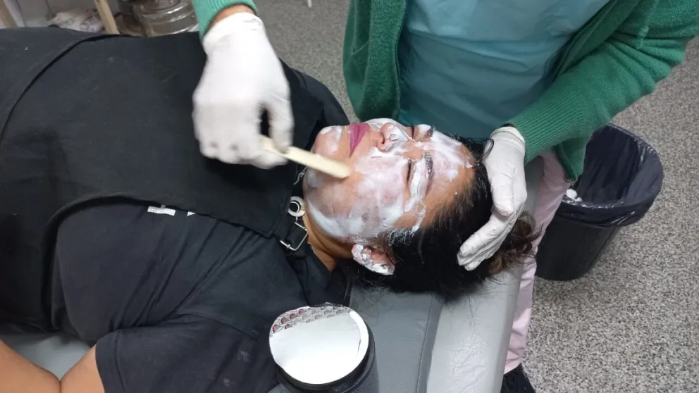 ATE denunció que le explotó un horno en la cara a una portera de una escuela