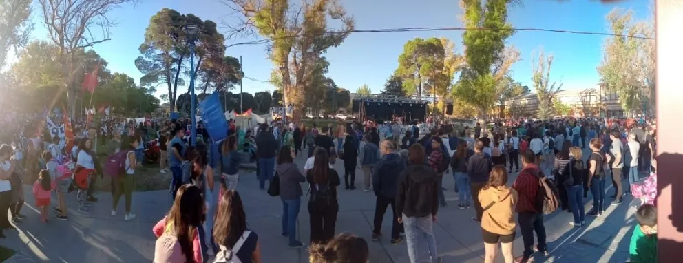 En la tarde del domingo, habrá bandas, ballet, cantautores y muchas más propuestas musicales. Foto: (Archivo)