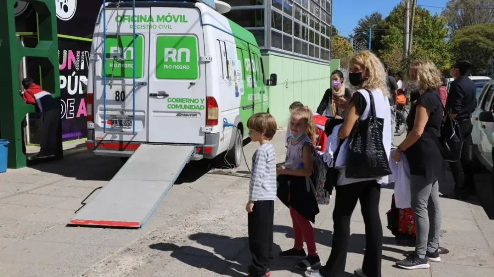 Todo un éxito: más de 500 roquenses acudieron al Registro Civil Móvil en toda la semana