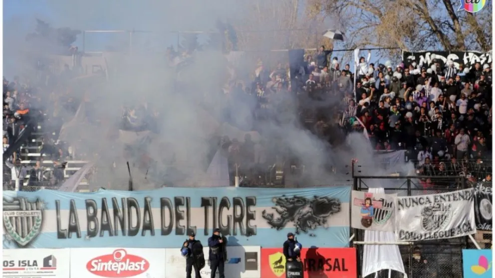 La barra brava de Cipo apretó a sus jugadores y les robó pertenencias