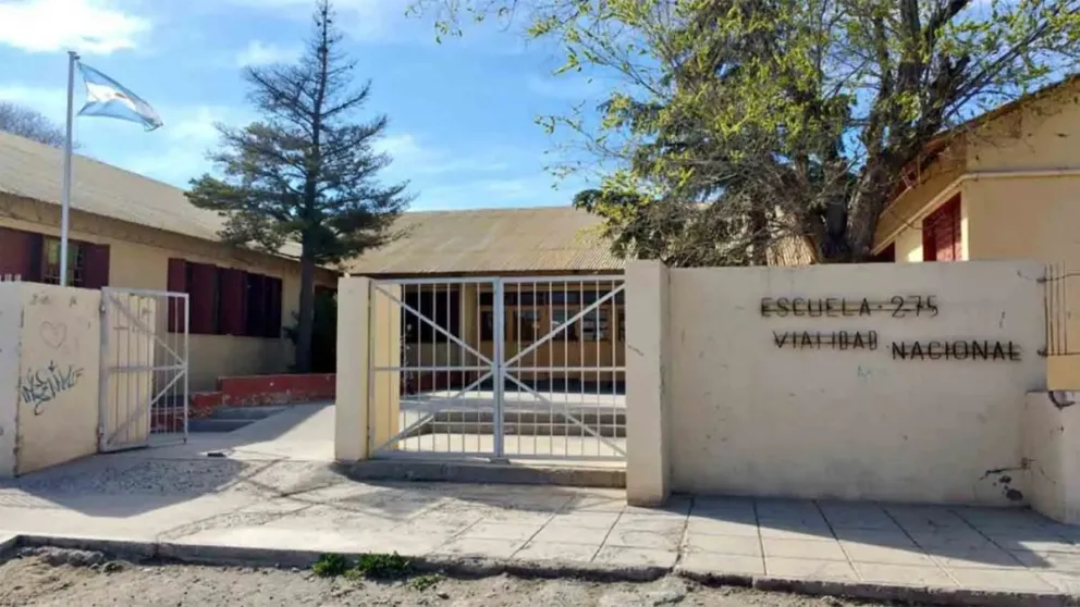 "La provincia y el municipio llevan un juego perverso con el mantenimiento de las escuelas”