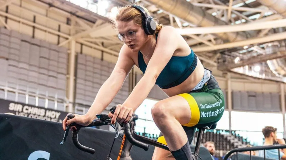 Excluyen de un carrera femenina a la ciclista transgénero Emily Bridges