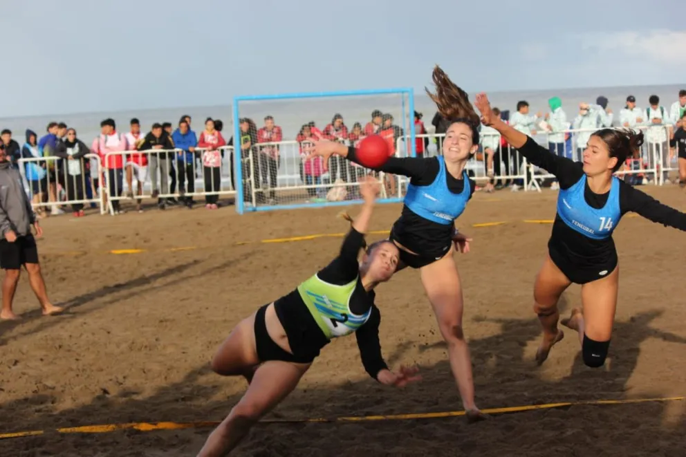 Río Negro disputará tres finales en los Juegos Nacionales Evita de Playa