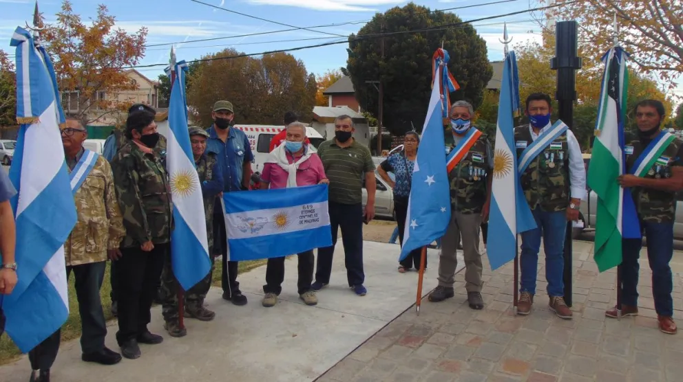 Así fue cómo cientos de roquenses homenajearon a los héroes de Malvinas