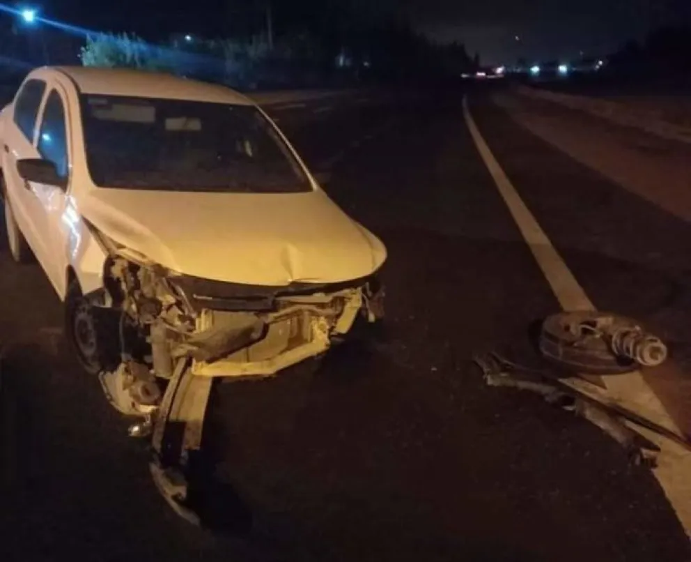 Evitó un choque con un ciclista, pero terminó contra un guardarrail
