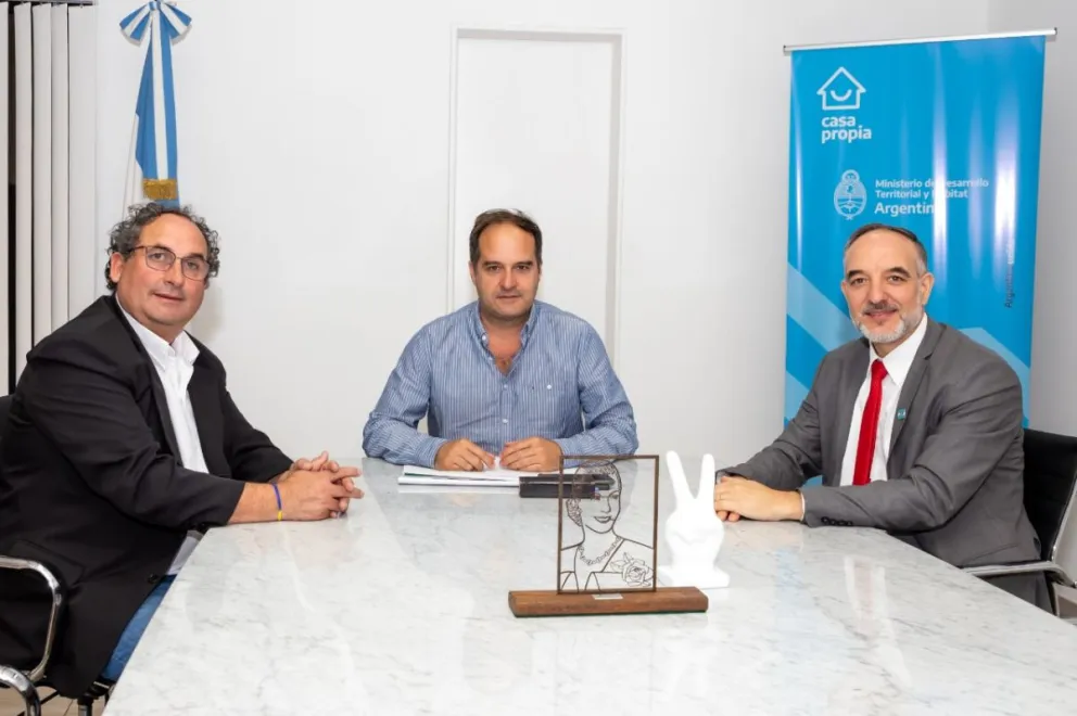 Doñate y Hernández anunciaron la construcción de viviendas