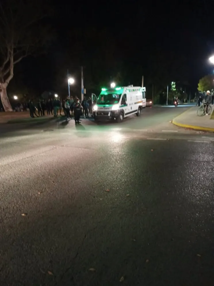Hospitalizaron a un motociclista que se accidentó en Canalito y Belgrano