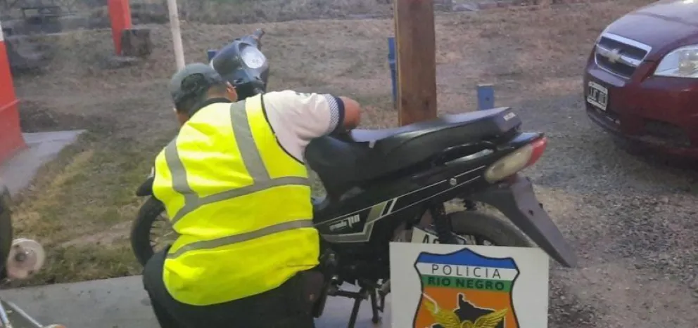 ¿Puede ser la tuya? Robaron una moto en Roca y ahora la encontraron en Allen