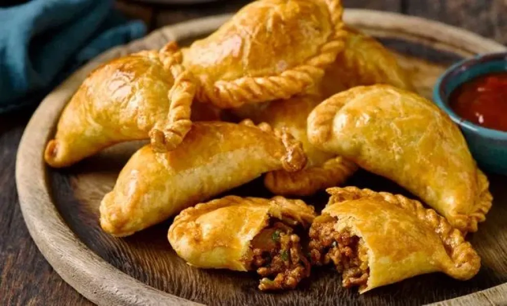 Una roquense busca que su receta de empanadas sea la oficial de Río Negro 
