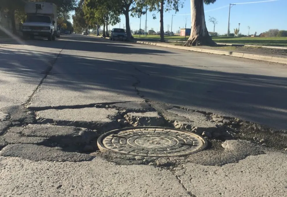 Calles y pozos: Una mezcla que hace sufrir a los autos y los bolsillos