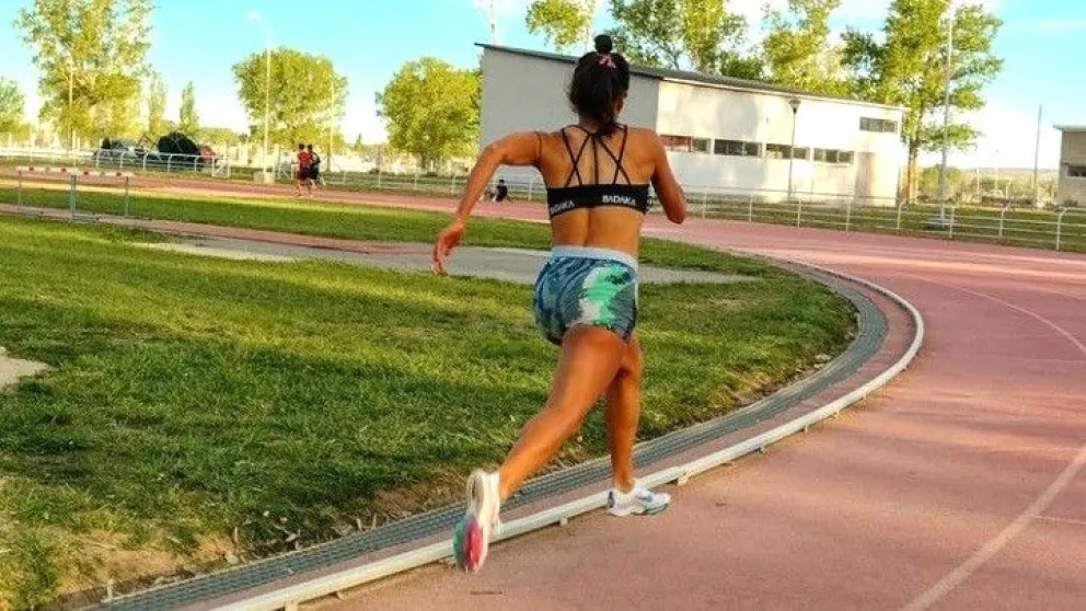 La atleta rionegrina sigue brillando a nivel nacional e internacional