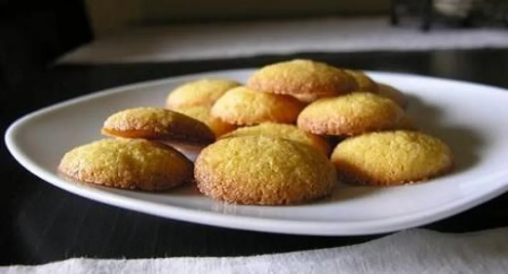 Fáciles y riquísimas: galletitas de polenta y naranja 