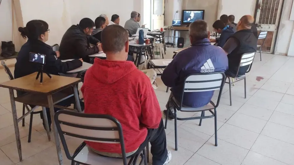 Más inclusión: Enseñan lenguaje de señas a internos del ex Maruchito