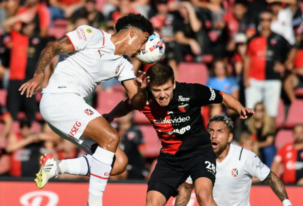 Colón e Independiente empataron en un choque clave de la Copa de la Liga
