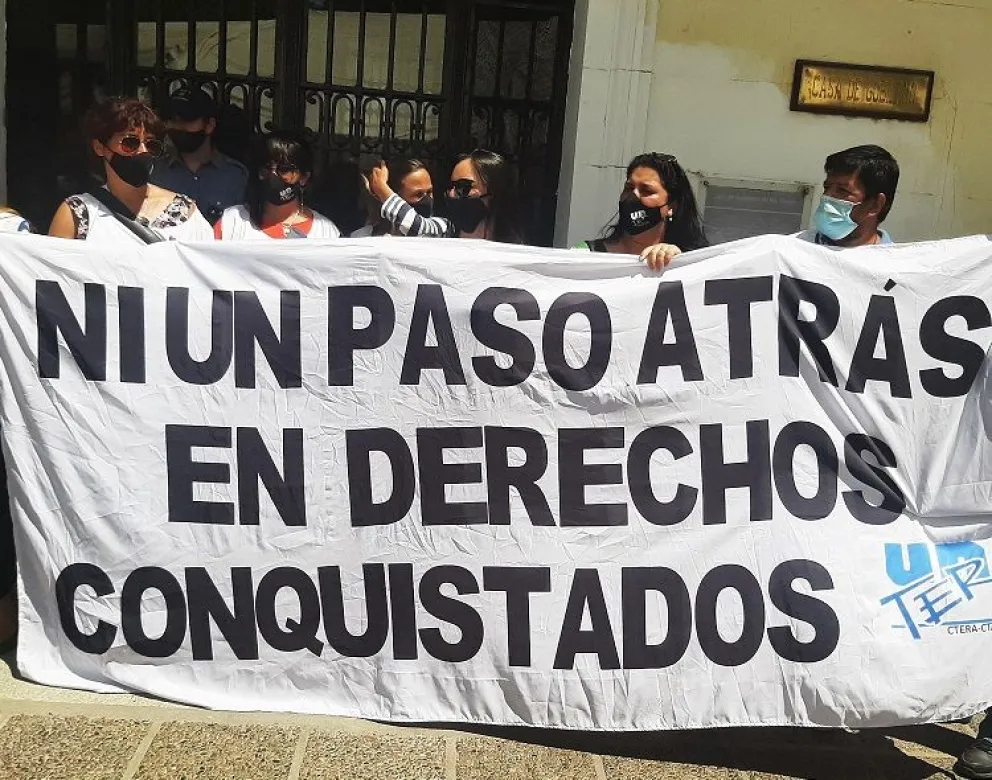 ¿Conflicto sin fin? Un sector de la Unter va al congreso con mandato de paro