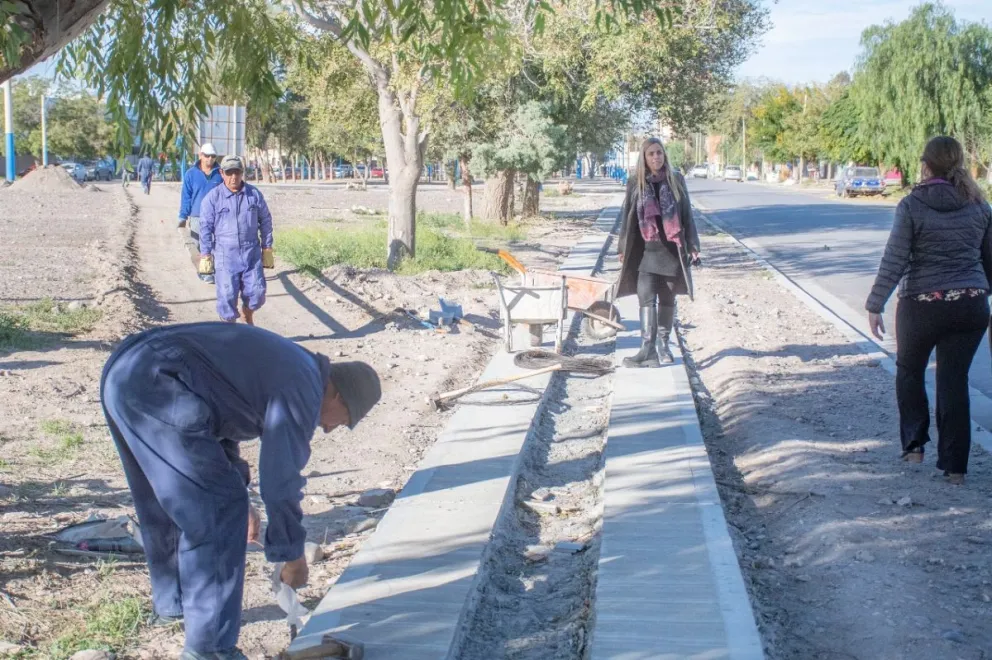 Obras en Parque Maipú: ya están construyendo las "veredas accesibles"