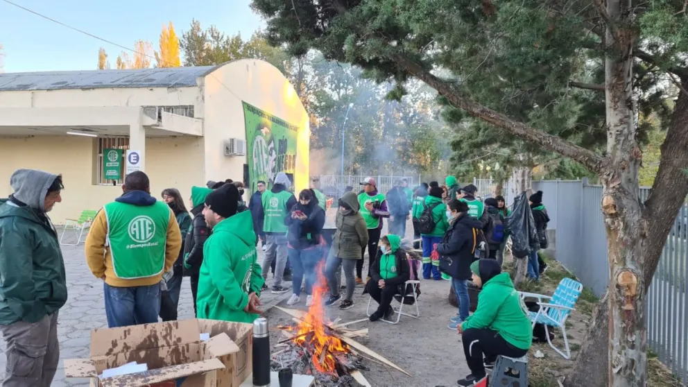 Diálogo y soluciones en el conflicto de salud pública: El pedido de ATE