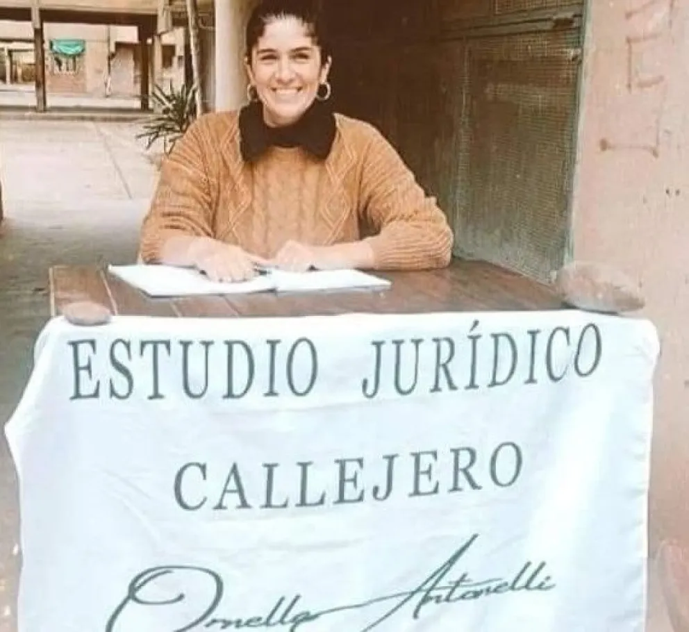 Ornella es abogada y comenzó a ayudar en la calle a mujeres víctimas de violencia