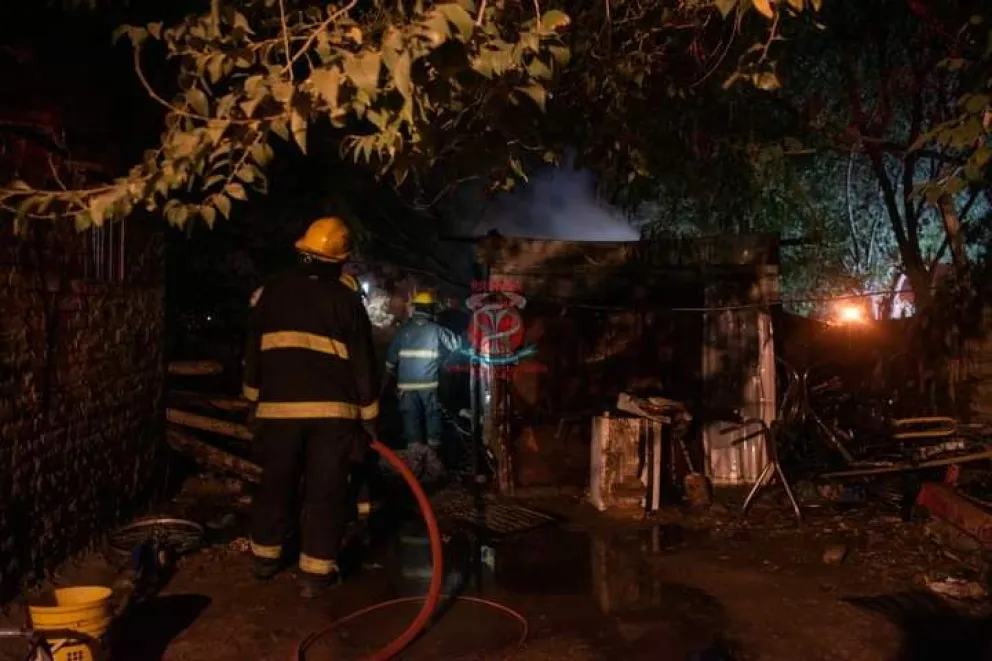 Tragedia en la madrugada: Un hombre murió en un incendio en la zona norte