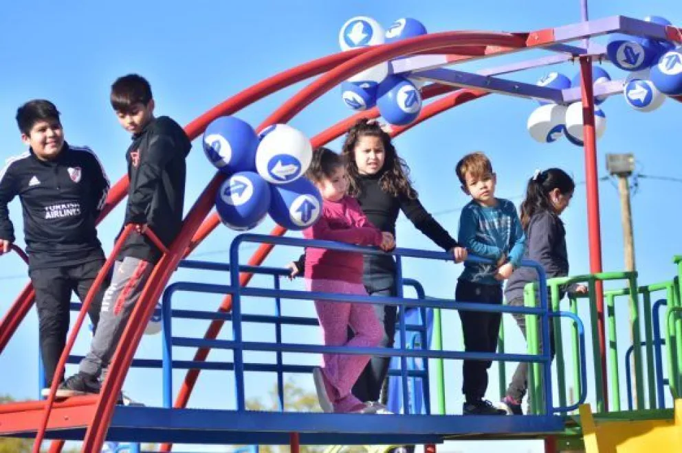 ¡Quedó inaugurado el nuevo multijuego en las 260 Viviendas!