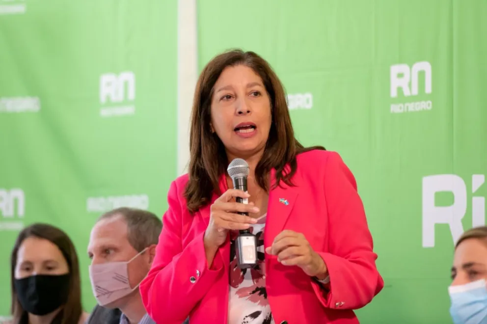 El Gobierno se solidarizó con la intendenta Martín por el ataque a su vivienda