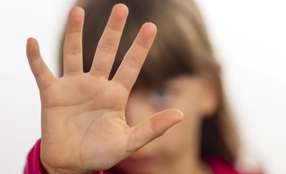 Una pequeña relató en una carta que sufría abuso sexual en su escuela