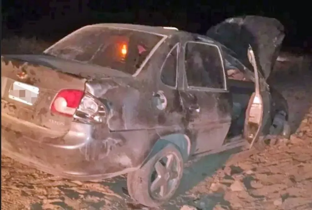 Se le cruzó un caballo en la ruta, volanteó y volcó