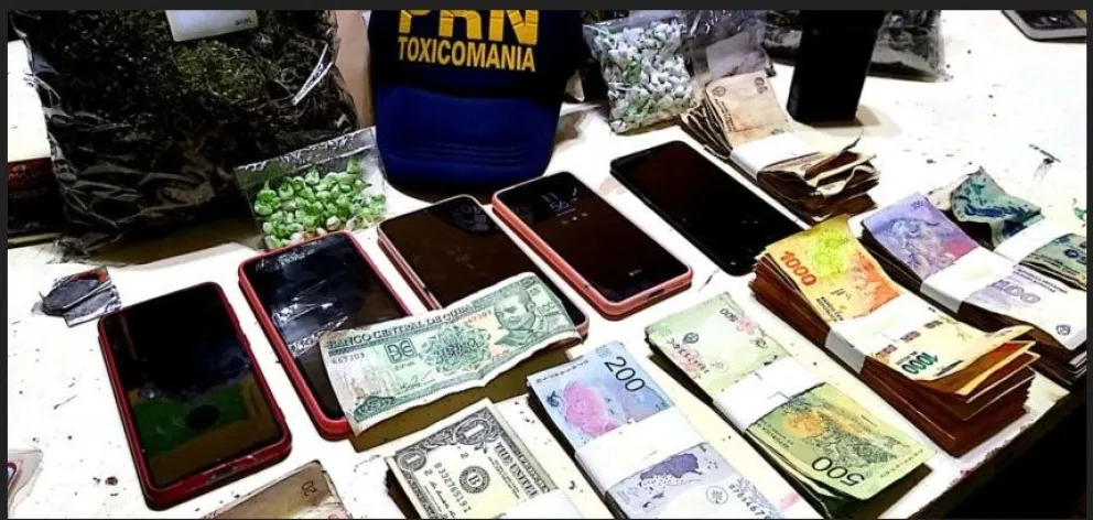 Un golpe con todo: Secuestraron armas, dinero y marihuana