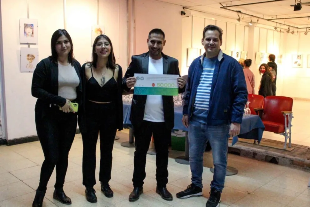 Para celebrar los 50 años de la Casa de la Cultura, ATE hizo una importante donación de dinero