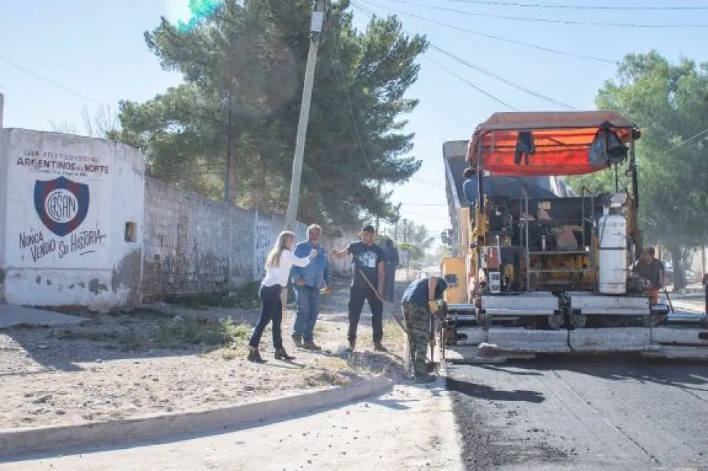 Con un avance del 70%, la obra de pavimento de barrio Tiro Federal va "viento en popa"