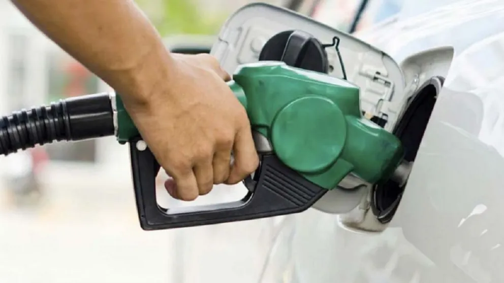 Cargó nafta y se le paró la moto: el combustible tenía gran porcentaje de agua 